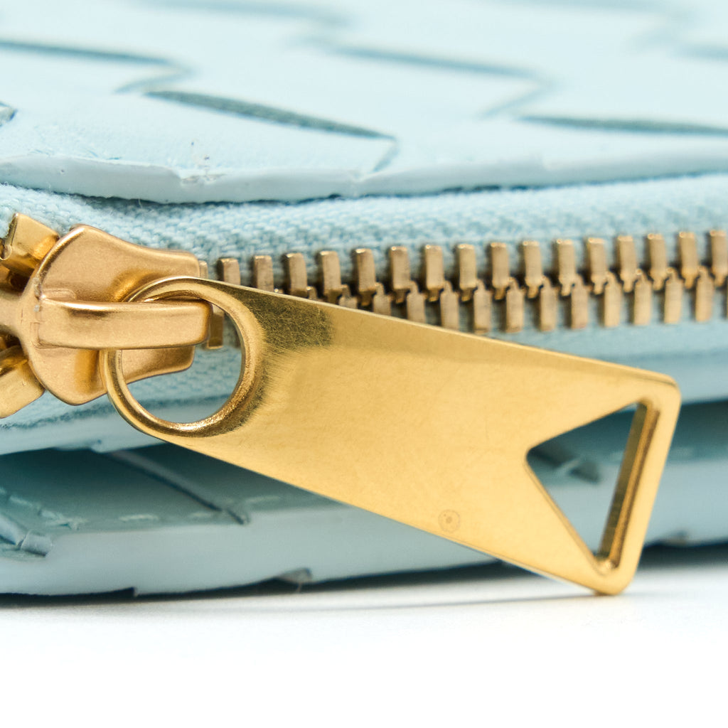 bottega-veneta-bi-fold-zip-wallet-lambskin-light-blue-ghw