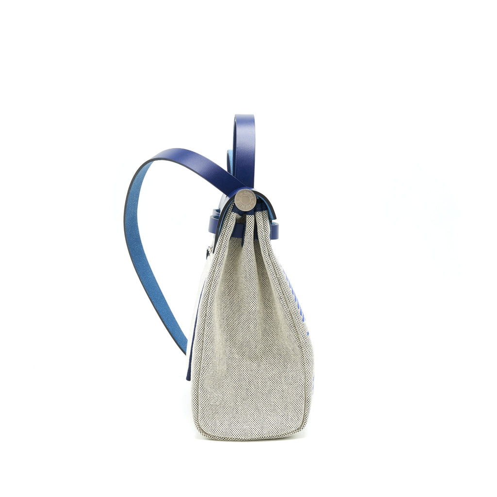 hermes-herbag-zip-31-toile-h-en-relief-brides-saphir
