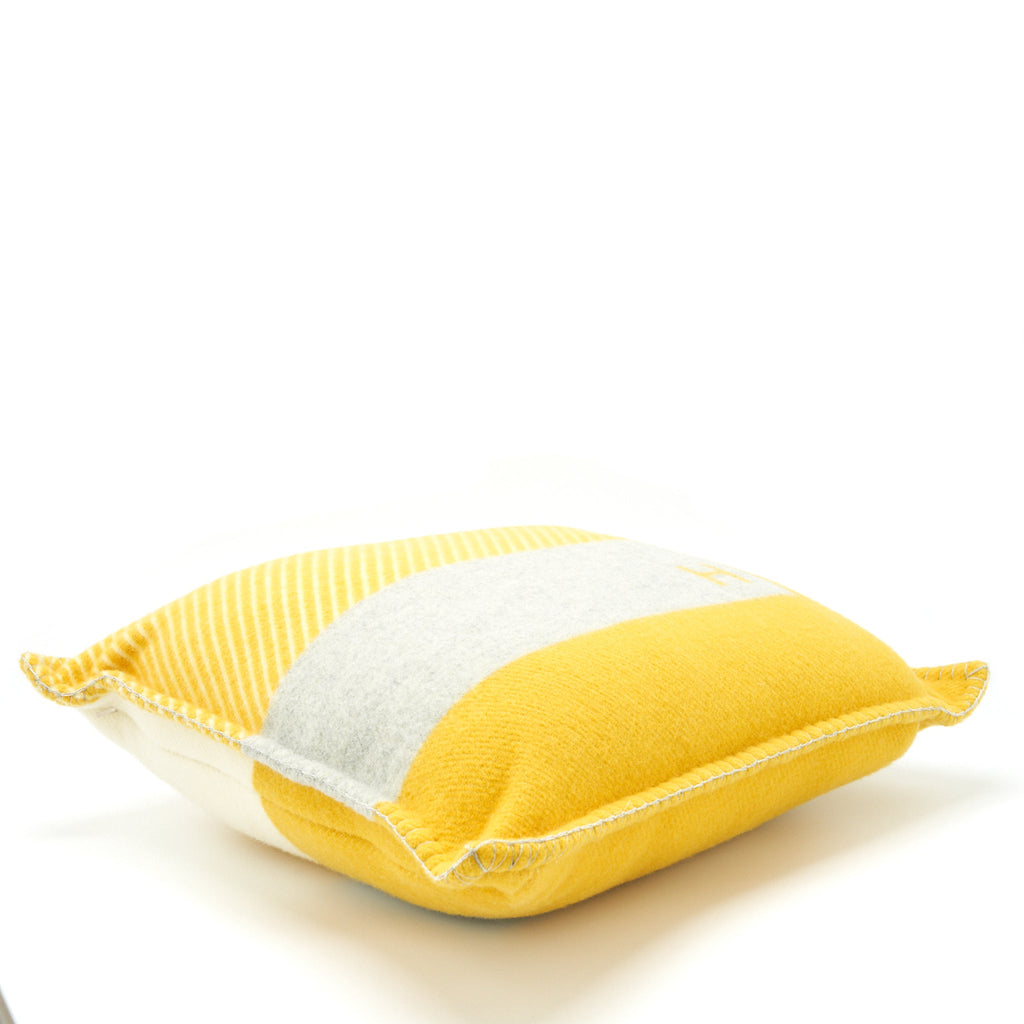 hermes-avalon-iii-pillow-gris-soleil