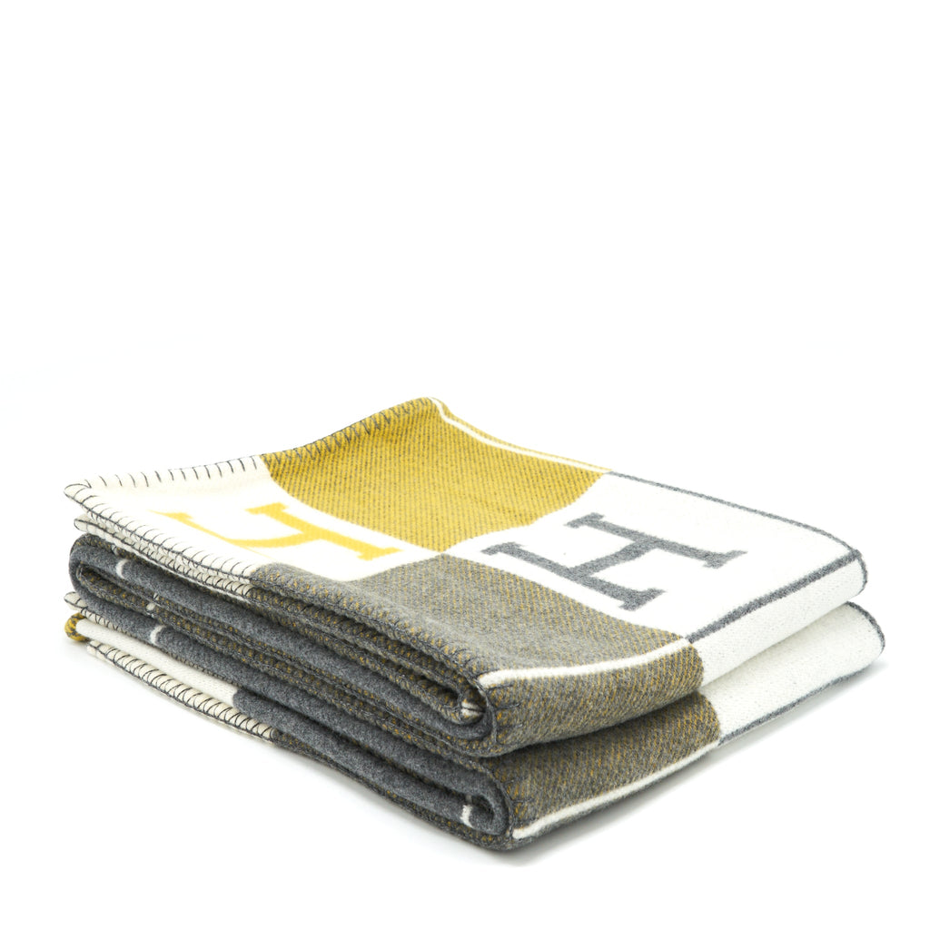hermes-avalon-throw-blanket-gris-soleil-2