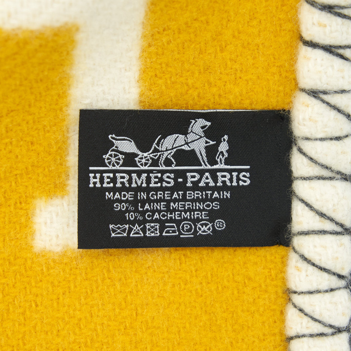hermes-avalon-throw-blanket-gris-soleil-2