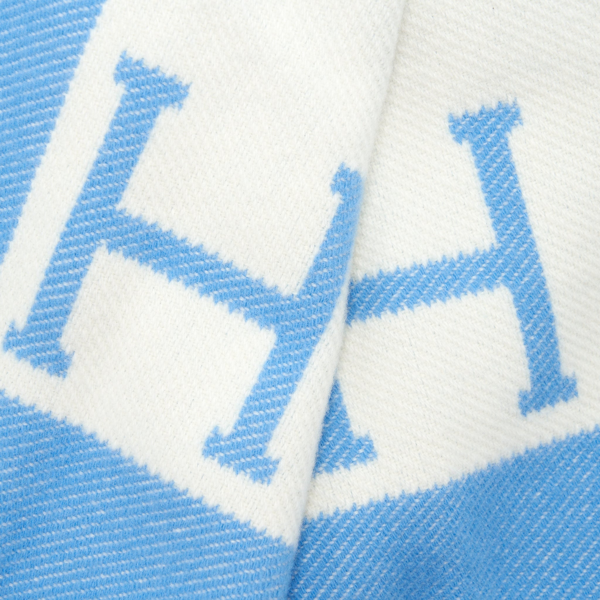 hermes-avalon-baby-blanket-bleu-genievre-blanc-100-x-140cm