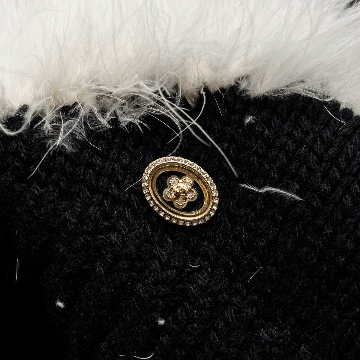 chanel-size-36-23k-pullover-cashmere-black-white