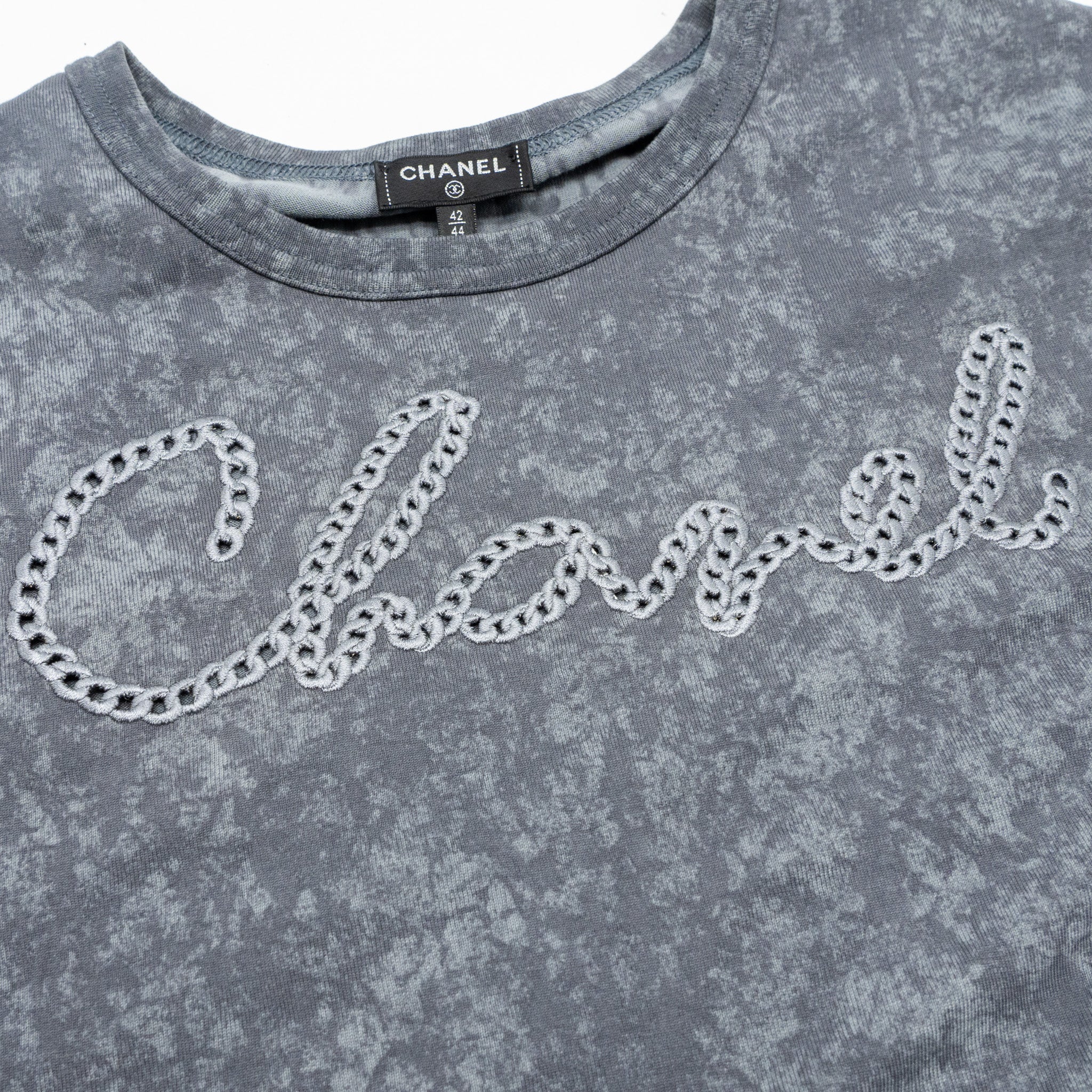 chanel-size-42-44-20s-signature-logo-with-crystal-cc-logo-plaque-t-shirt-cotton-gray