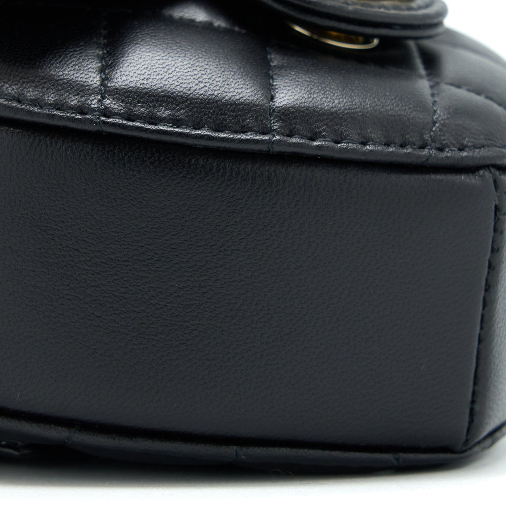chanel-22s-heart-belt-bag-lambskin-black-lghw-7