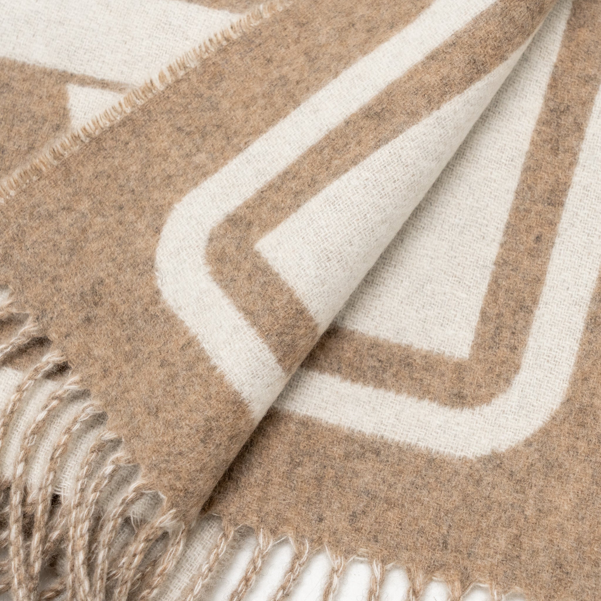 hermes-petite-casaque-coaching-scarf-desert-ivoire