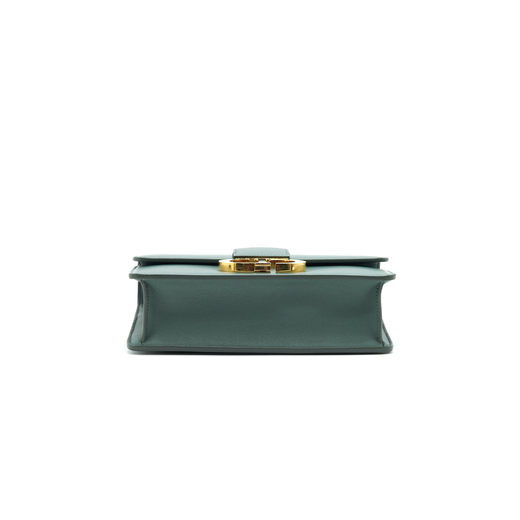 dior-30-montaigne-medium-bag-calfskin-green