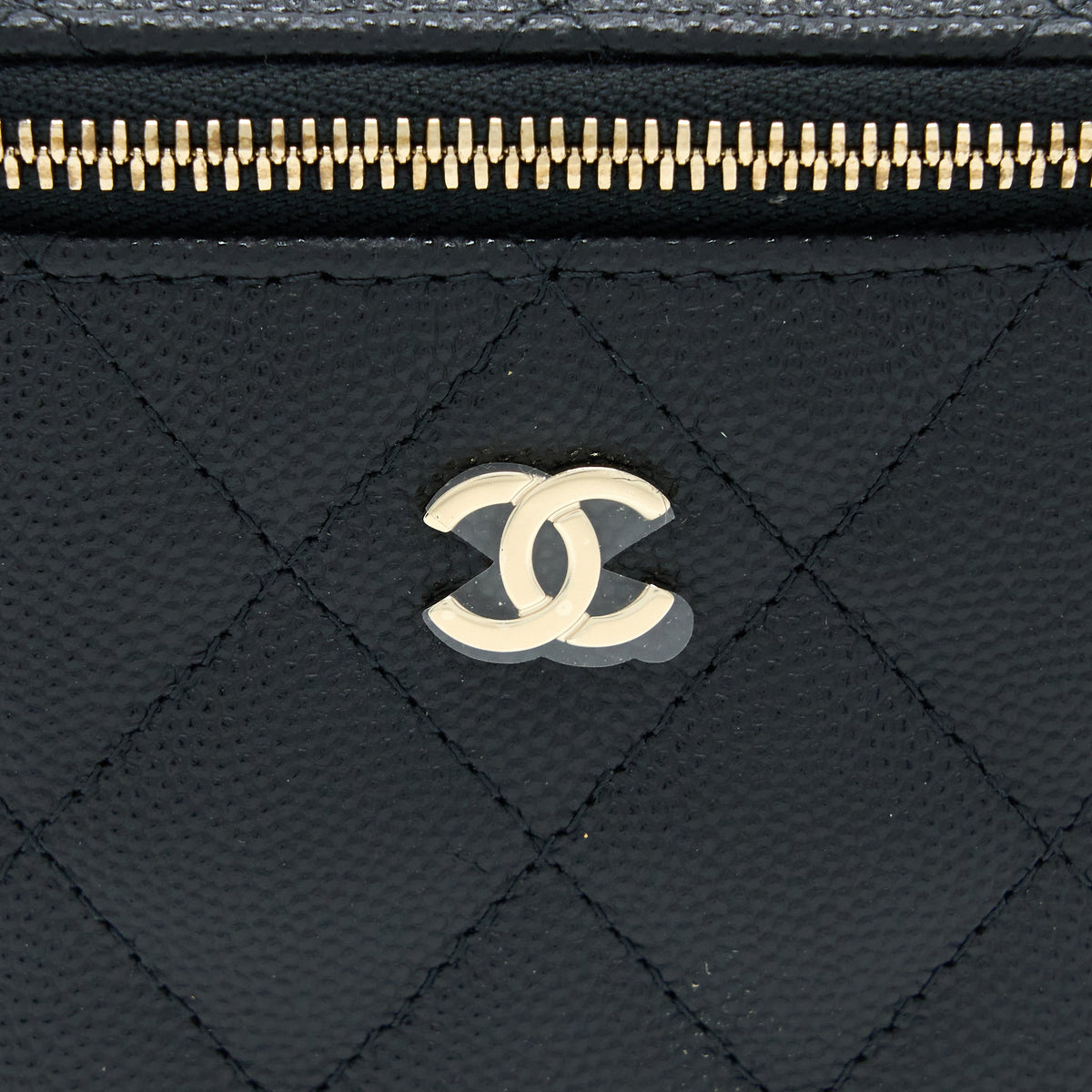chanel-23c-mini-vanity-with-chain-caviar-black-lghw-microchip