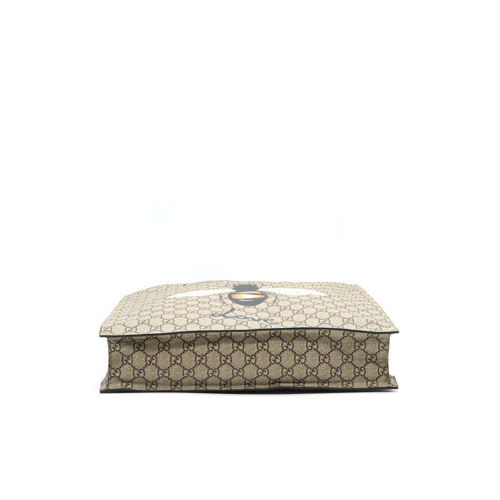 gucci-supreme-canvas-with-bee-tote-bag