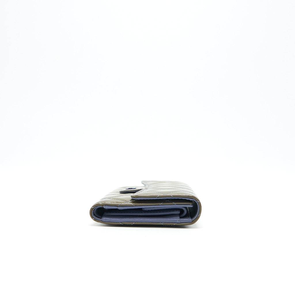 chanel-flap-long-wallet-patent-leather-grey-shw