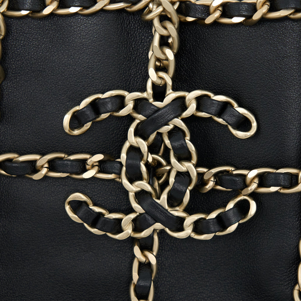 chanel-cruise-2020-black-chained-tote-bag-lambskin-black-lghw-copy-1