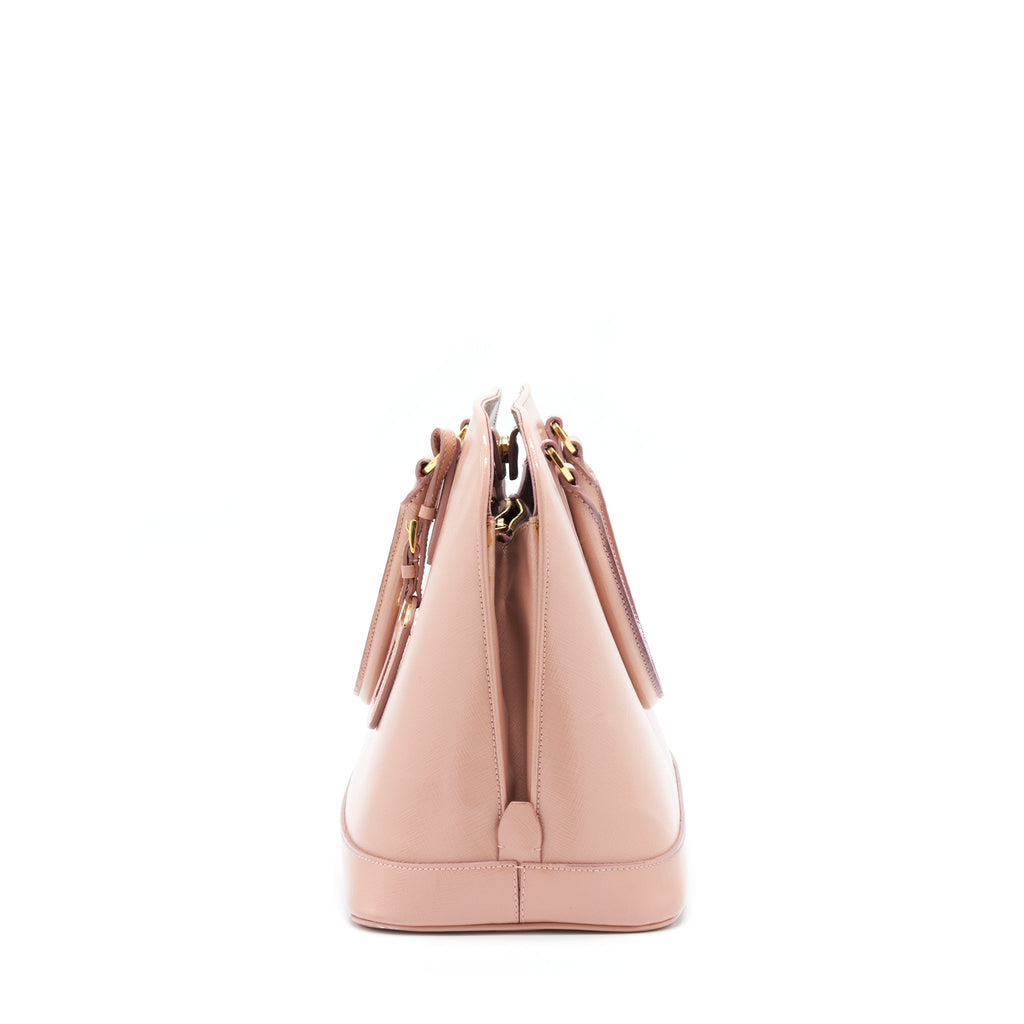 prada-saffiano-tote-bag-nude-ghw