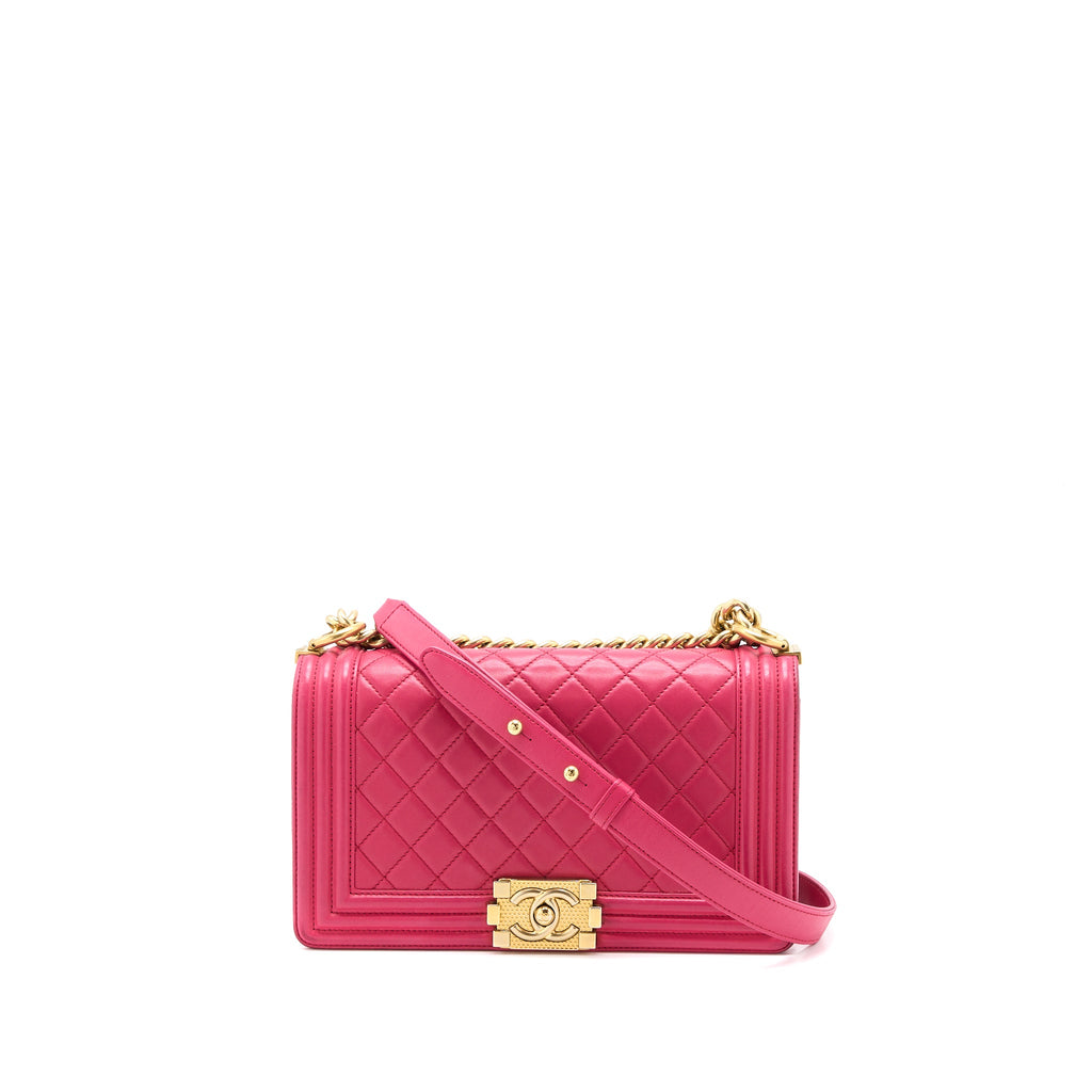 chanel-medium-boy-bag-lambskin-pink-ghw