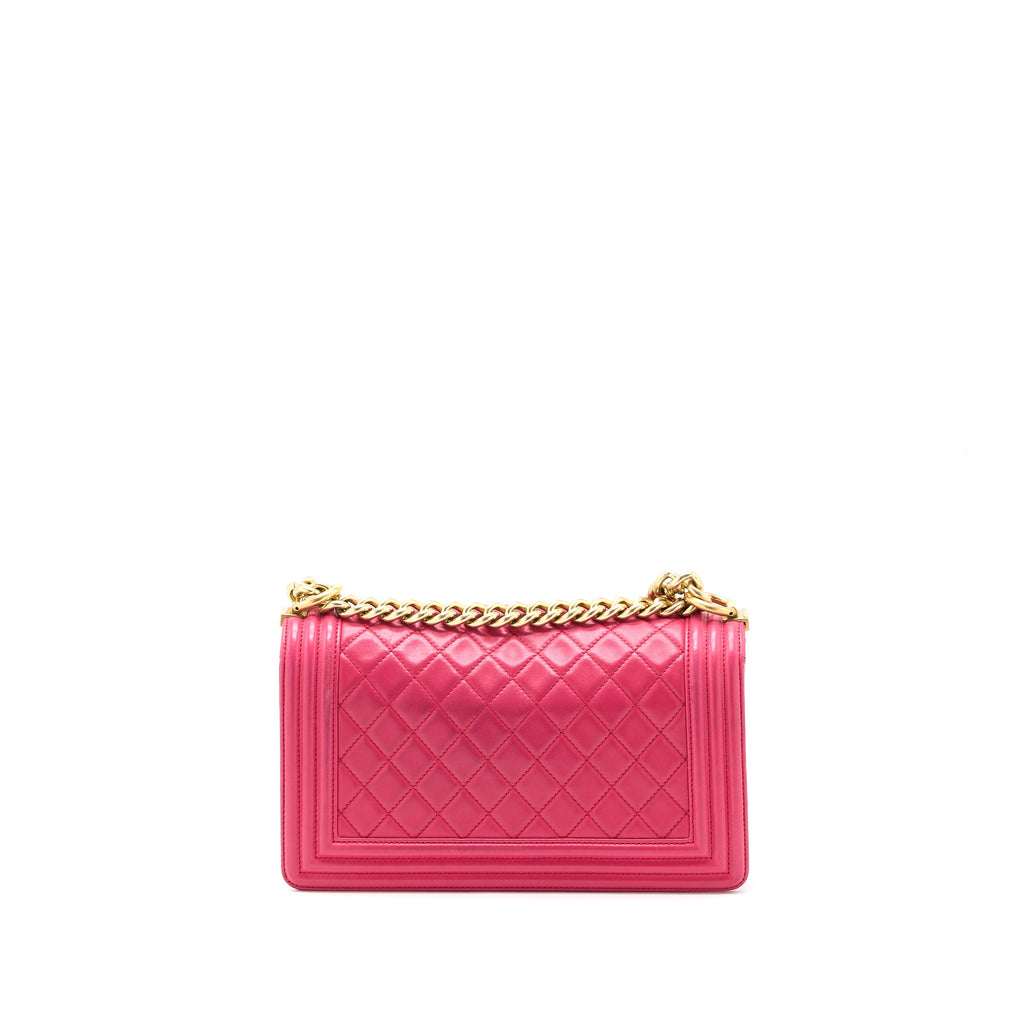chanel-medium-boy-bag-lambskin-pink-ghw