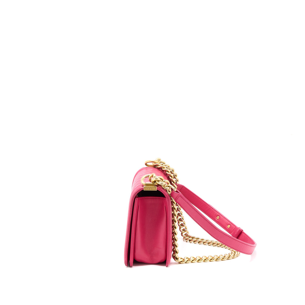chanel-medium-boy-bag-lambskin-pink-ghw