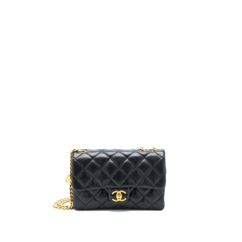 chanel-22k-gold-pillar-adjustable-chain-flap-bag-lambskin-black-brushed-ghw-microchip