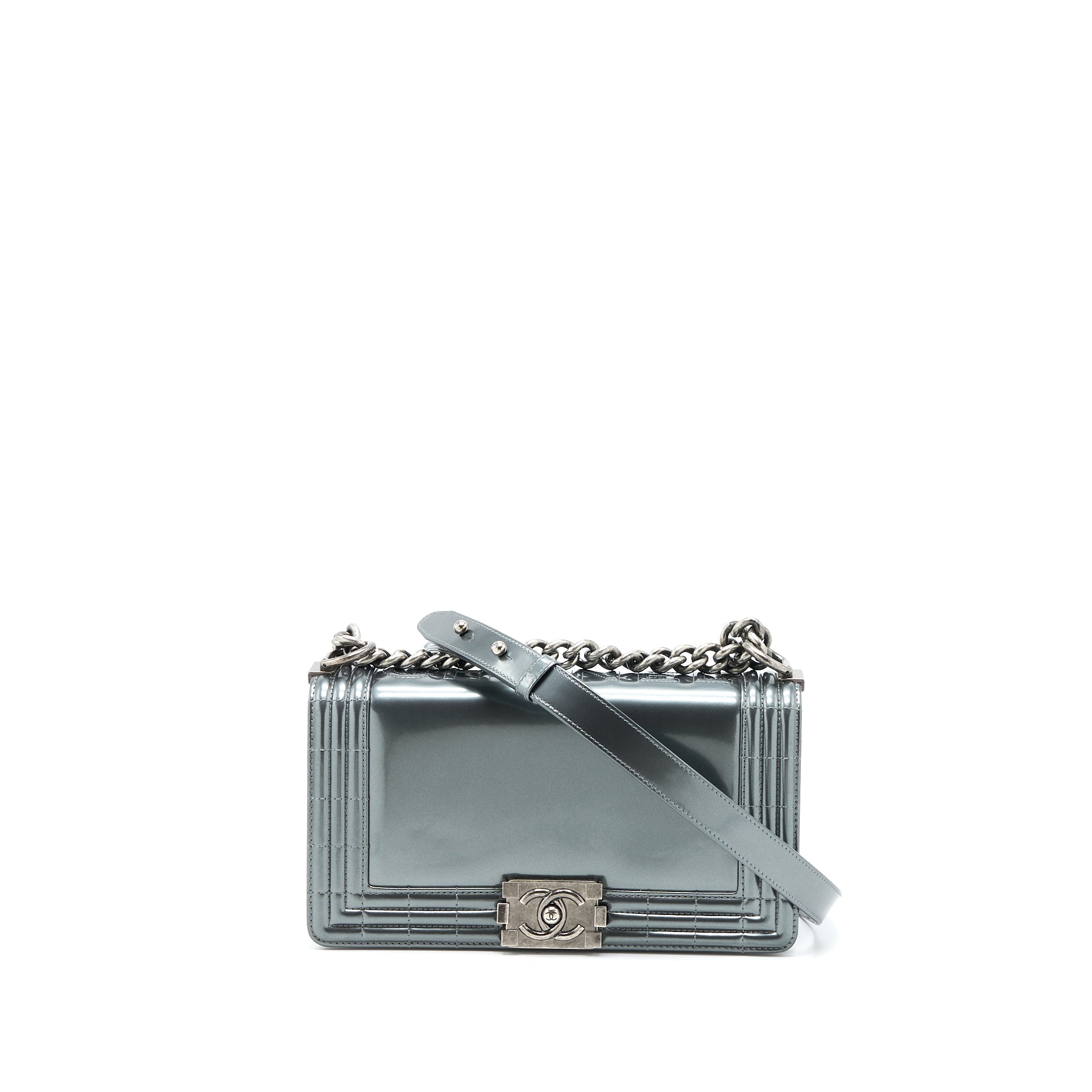 chanel-boy-bag-patent-grey-ruthenium-shw