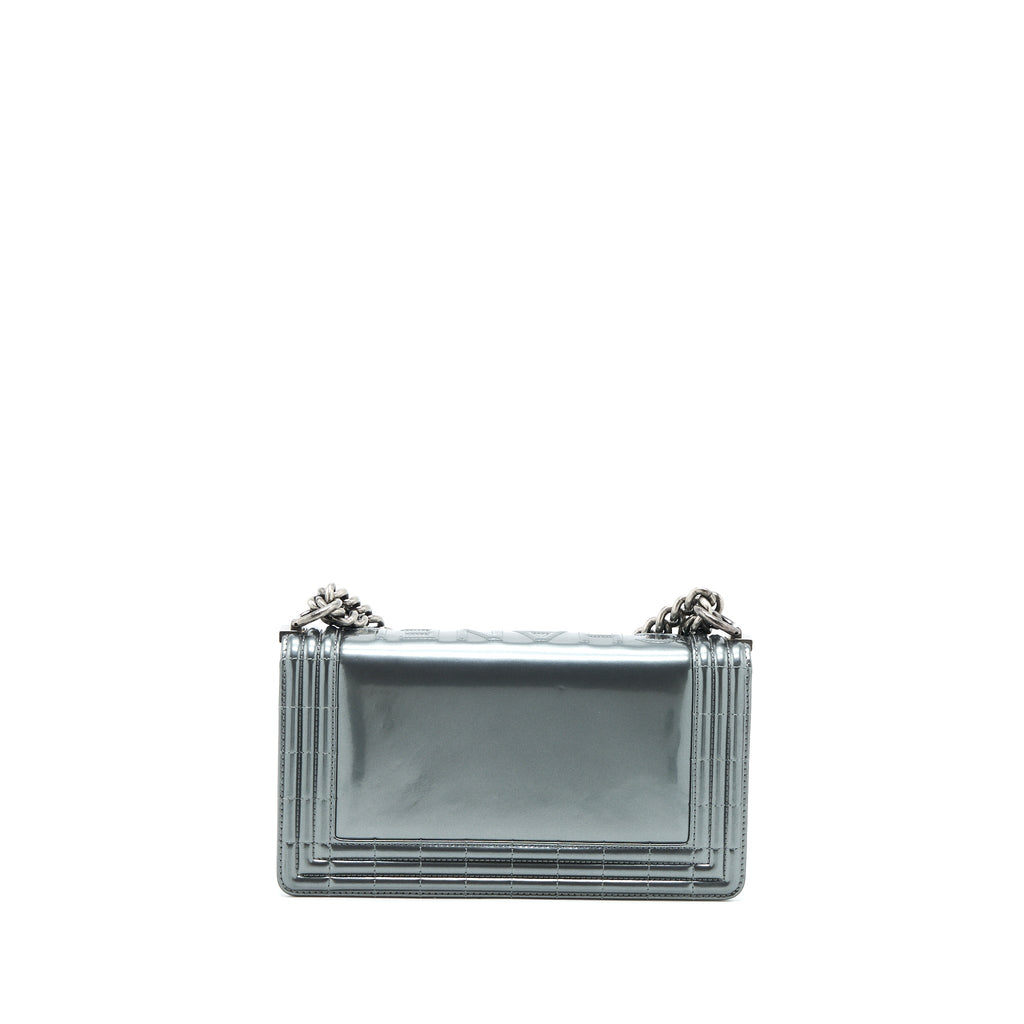 chanel-boy-bag-patent-grey-ruthenium-shw