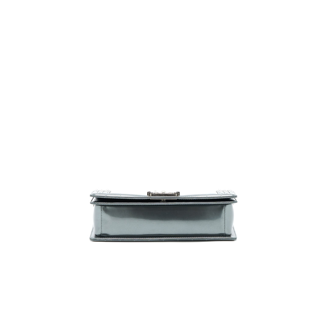 chanel-boy-bag-patent-grey-ruthenium-shw