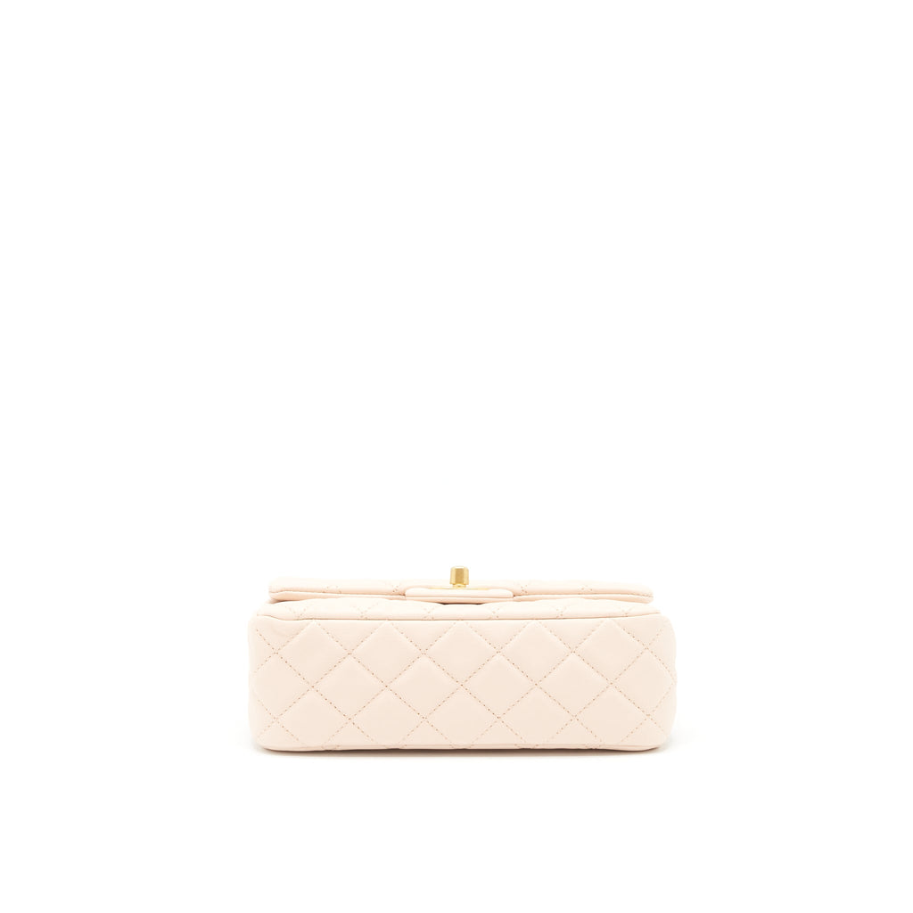 chanel-22c-pearl-crush-mini-rectangular-flap-bag-lambskin-light-berge-ghw-microchip
