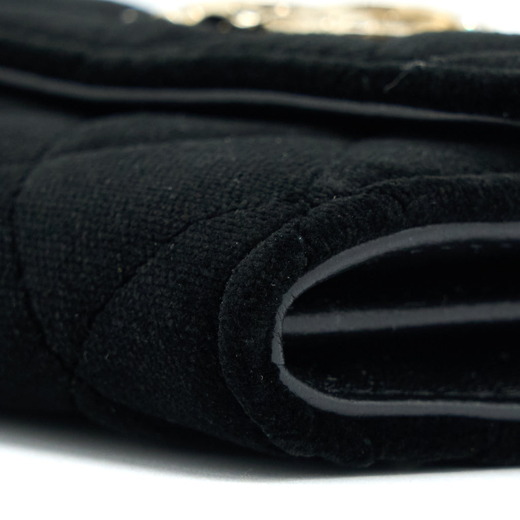 chanel-21a-flap-card-holder-velvet-black-lghw