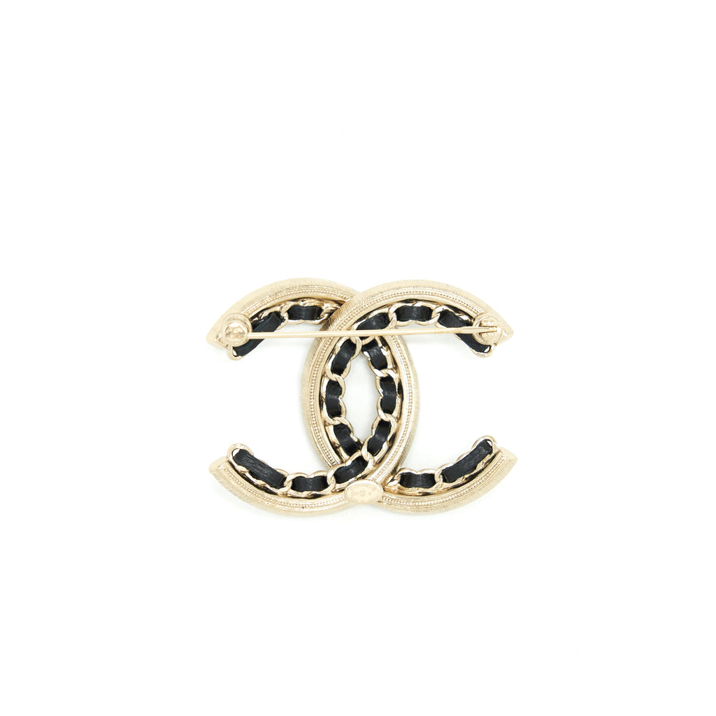 chanel-leather-chain-pearl-crystal-brooch