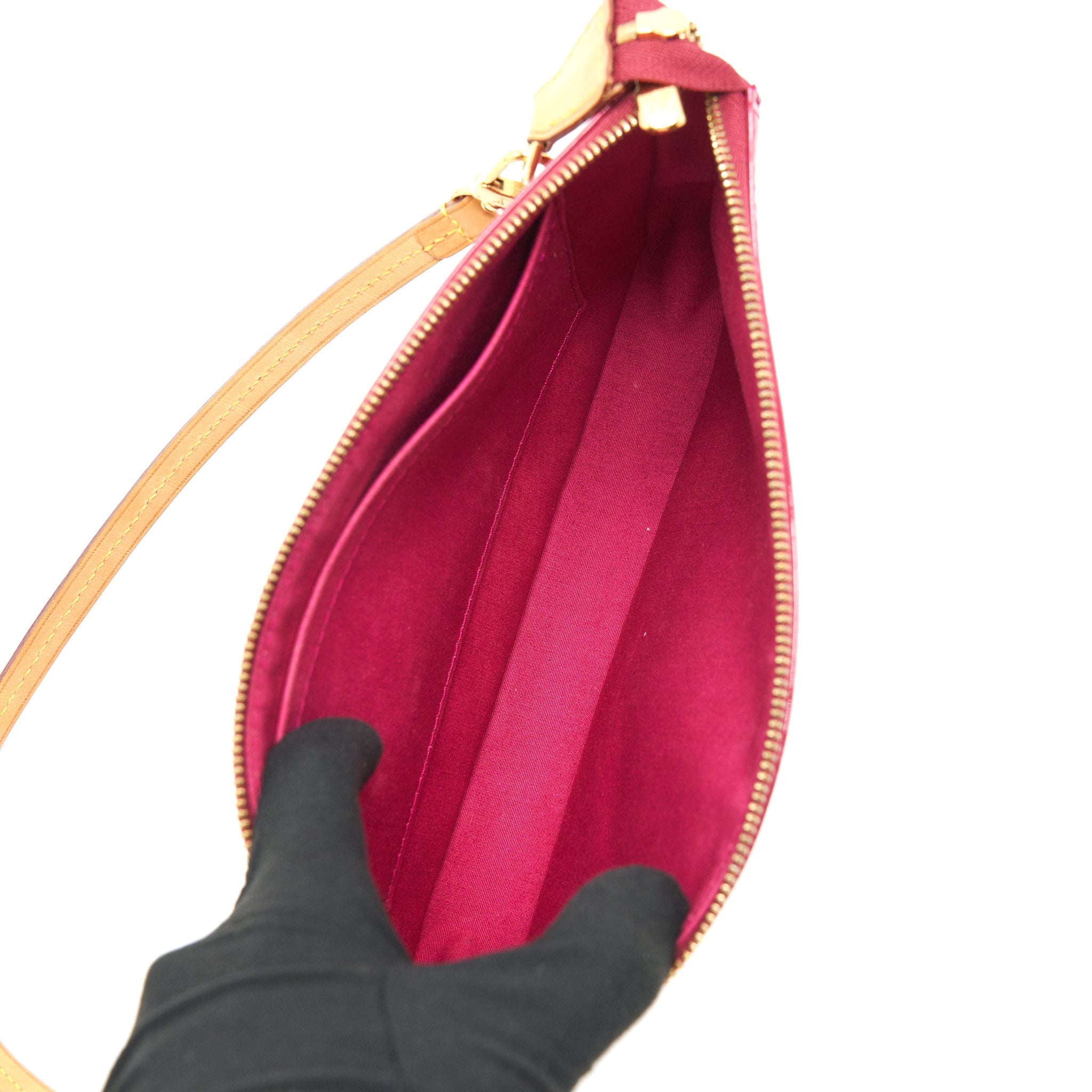 louis-vuitton-potchette-accesories-nm-monogram-vernis-indian-rose