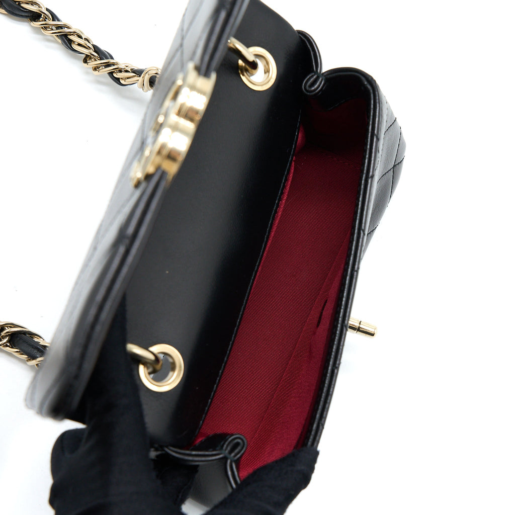 chanel-enamel-cc-logo-quilted-rectangular-flap-bag-lambskin-black-lghw