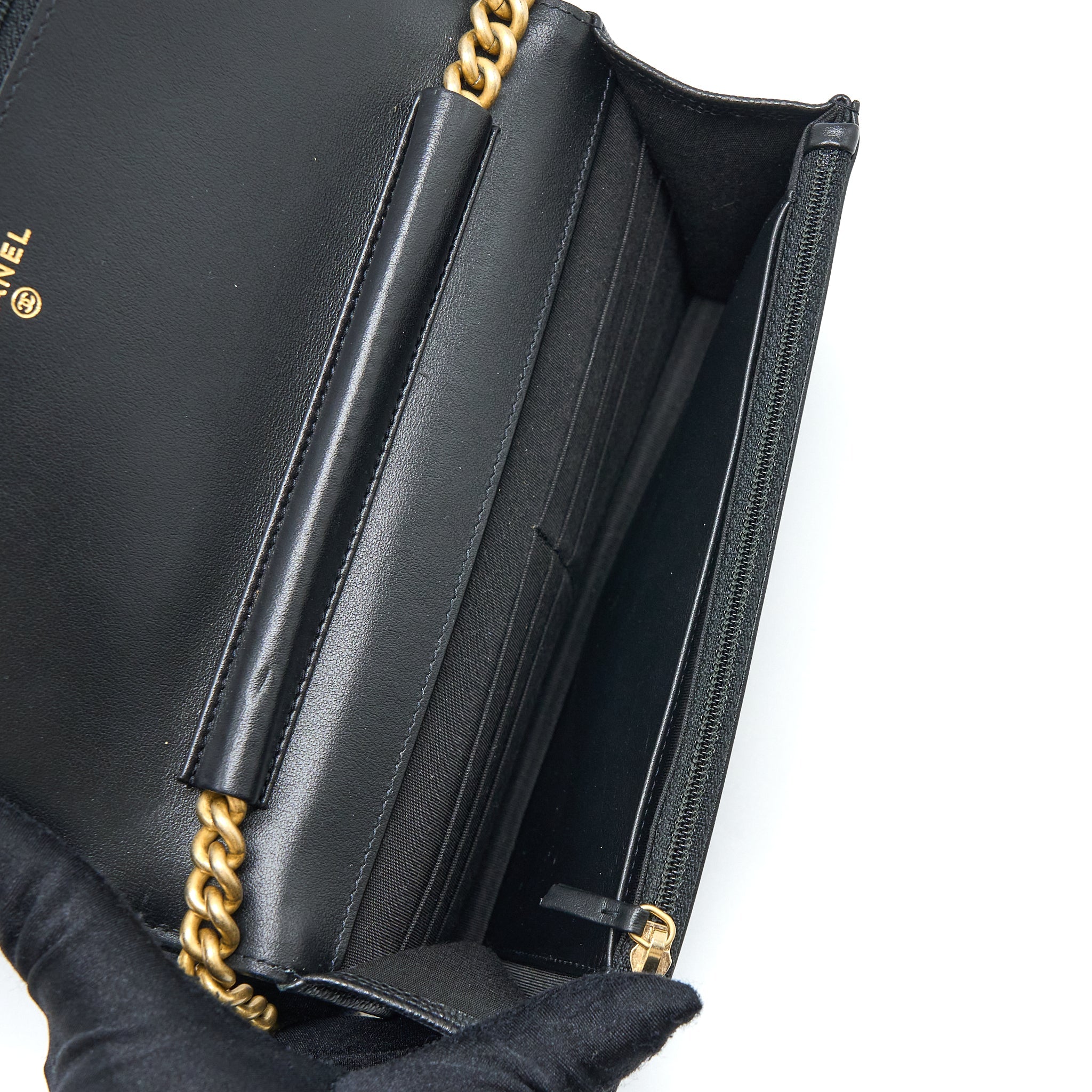 chanel-boy-wallet-on-chain-caviar-black-ghw