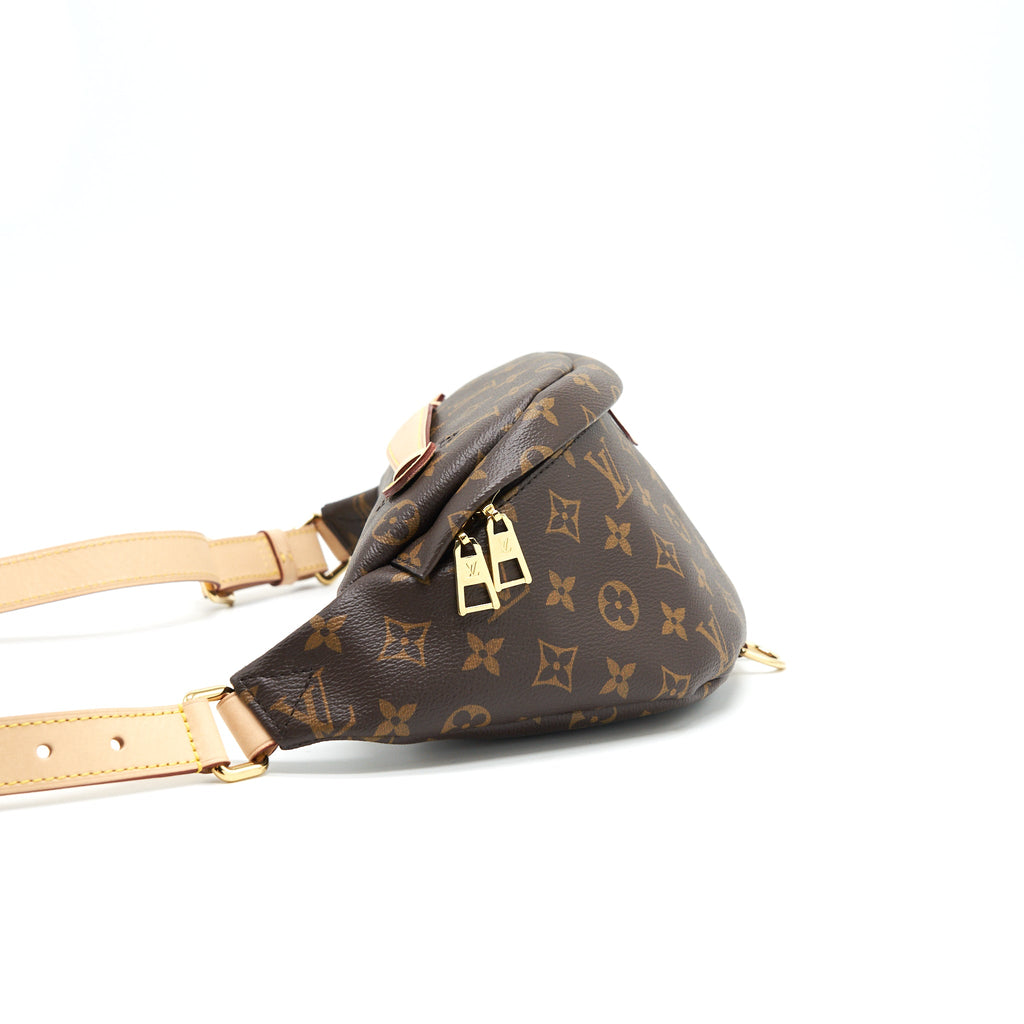 louis-vuitton-monogram-canvas-bumbag