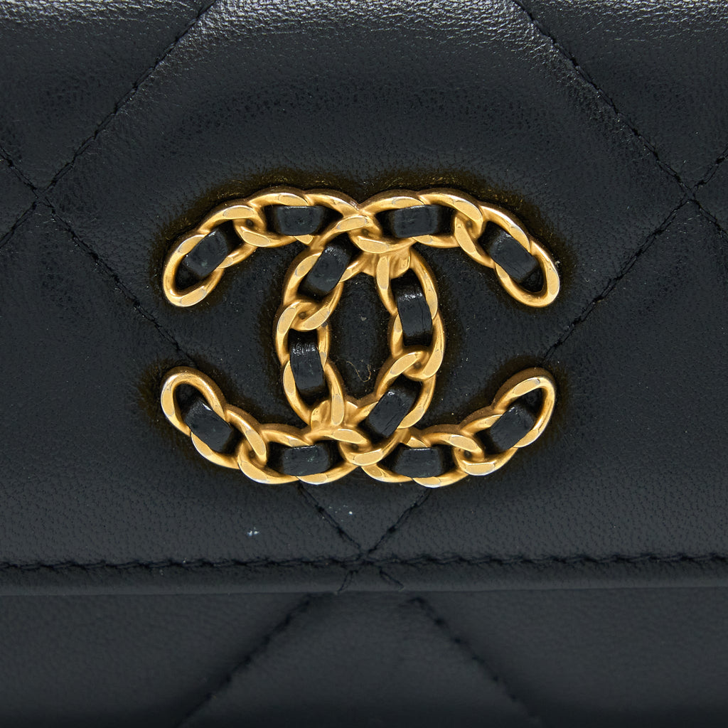 chanel-19-flap-card-holder-with-chain-black-multicolor-hardware