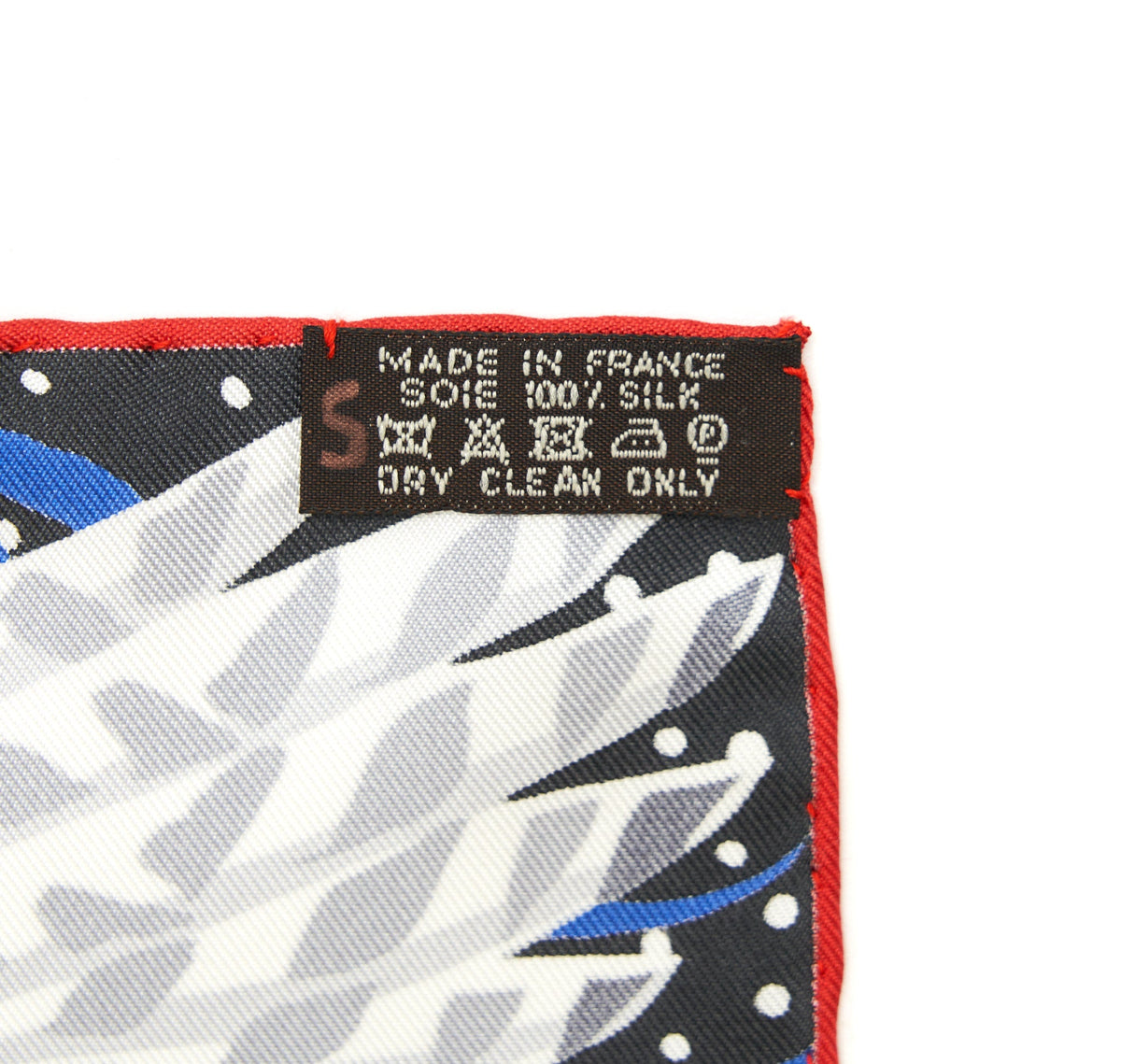 hermes-90-90cm-silk-scarf-into-the-canadian-wild