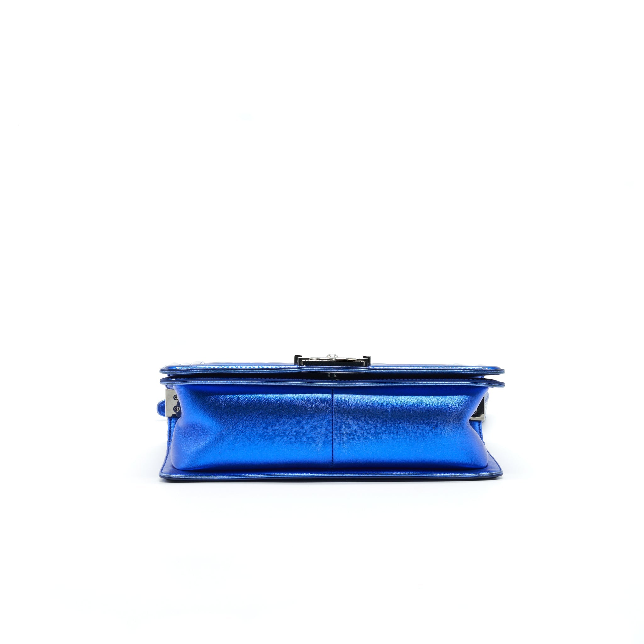 chanel-medium-le-boy-bag-metallic-blue-shw