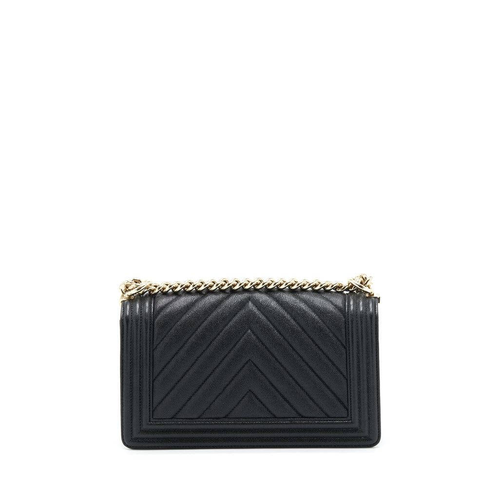 chanel-medium-boy-chevron-caviar-black-lghw