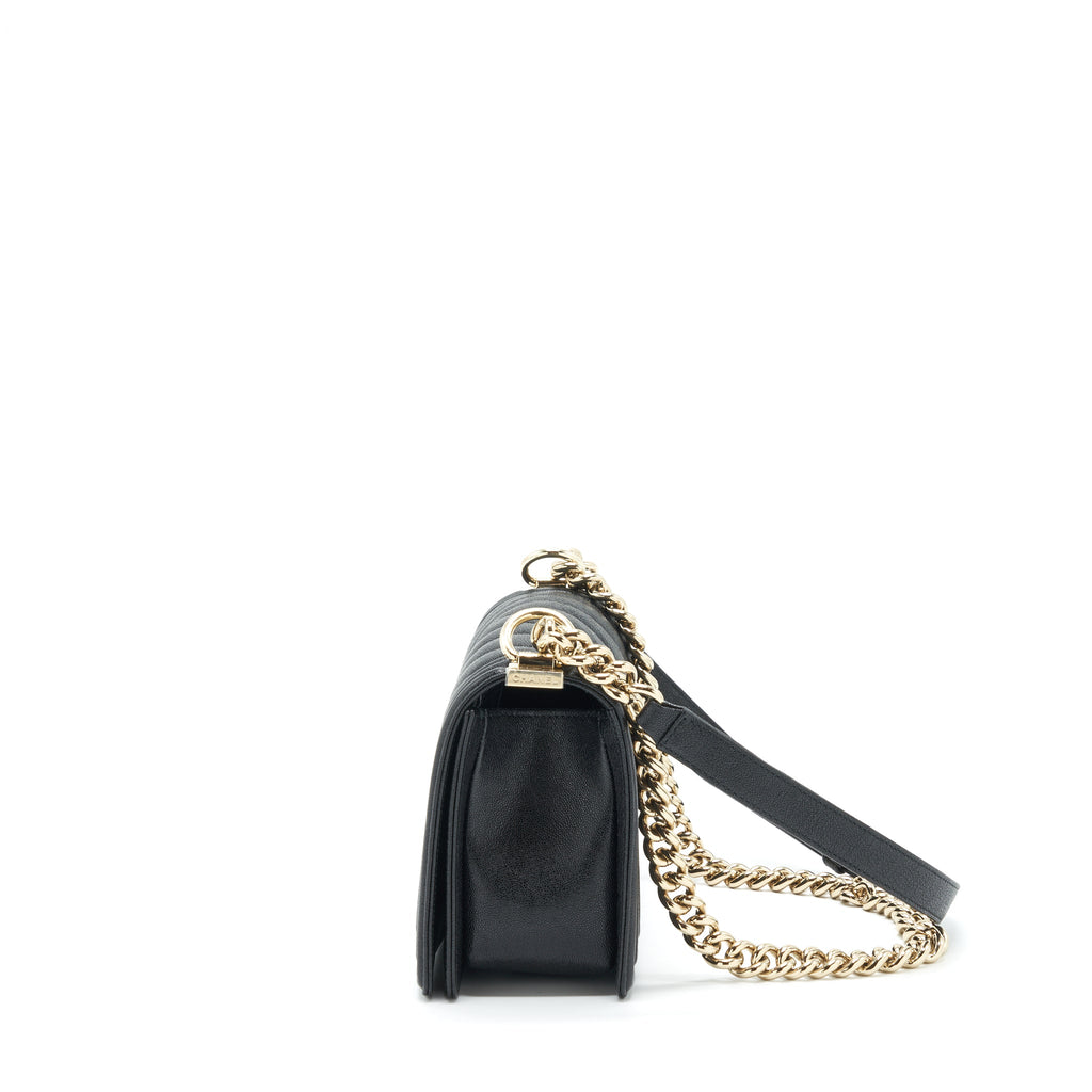 chanel-medium-boy-chevron-caviar-black-lghw