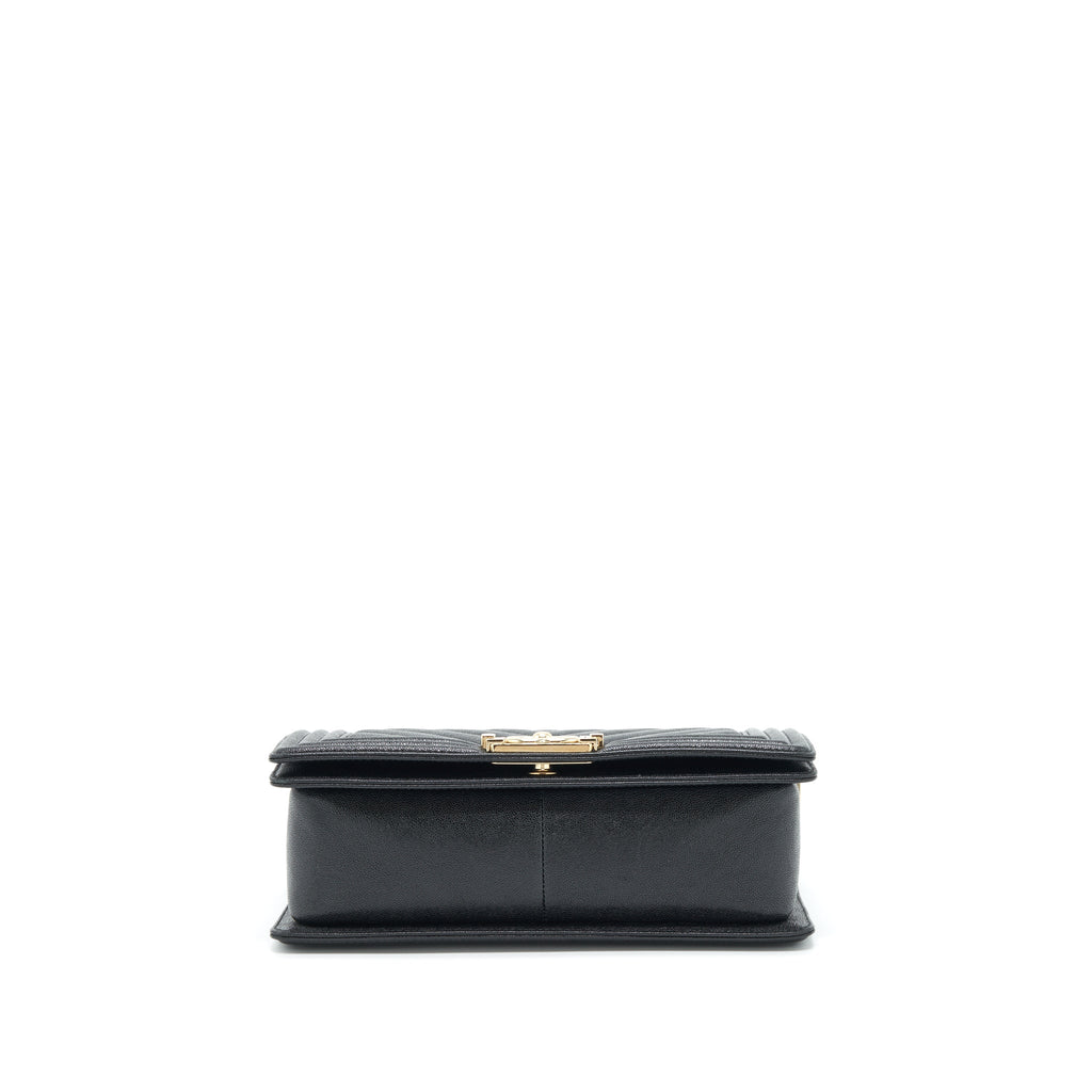chanel-medium-boy-chevron-caviar-black-lghw
