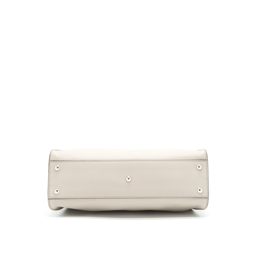 fendi-medium-peekaboo-bag-light-grey-with-shw