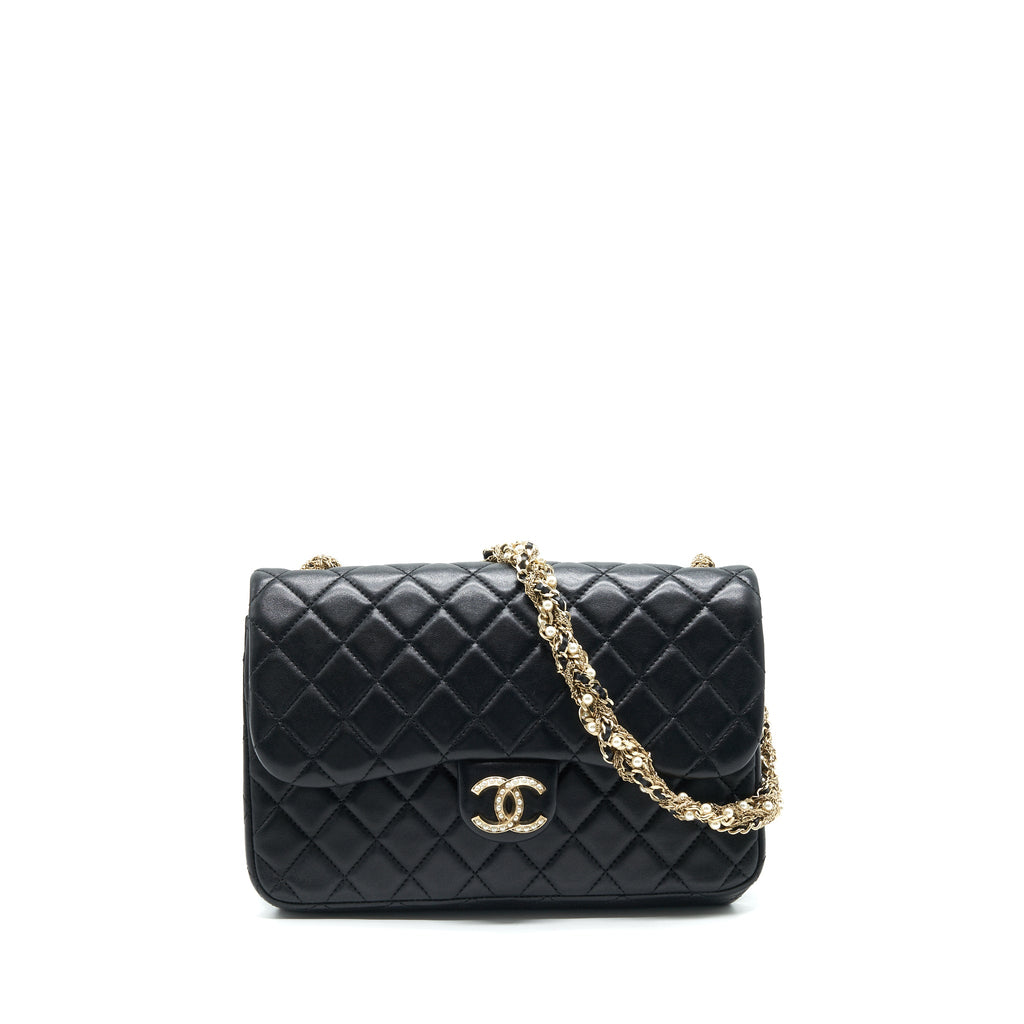 chanel-quilted-cc-pearl-logo-shoulder-flap-bag-with-chain