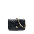 chanel-quilted-cc-pearl-logo-shoulder-flap-bag-with-chain