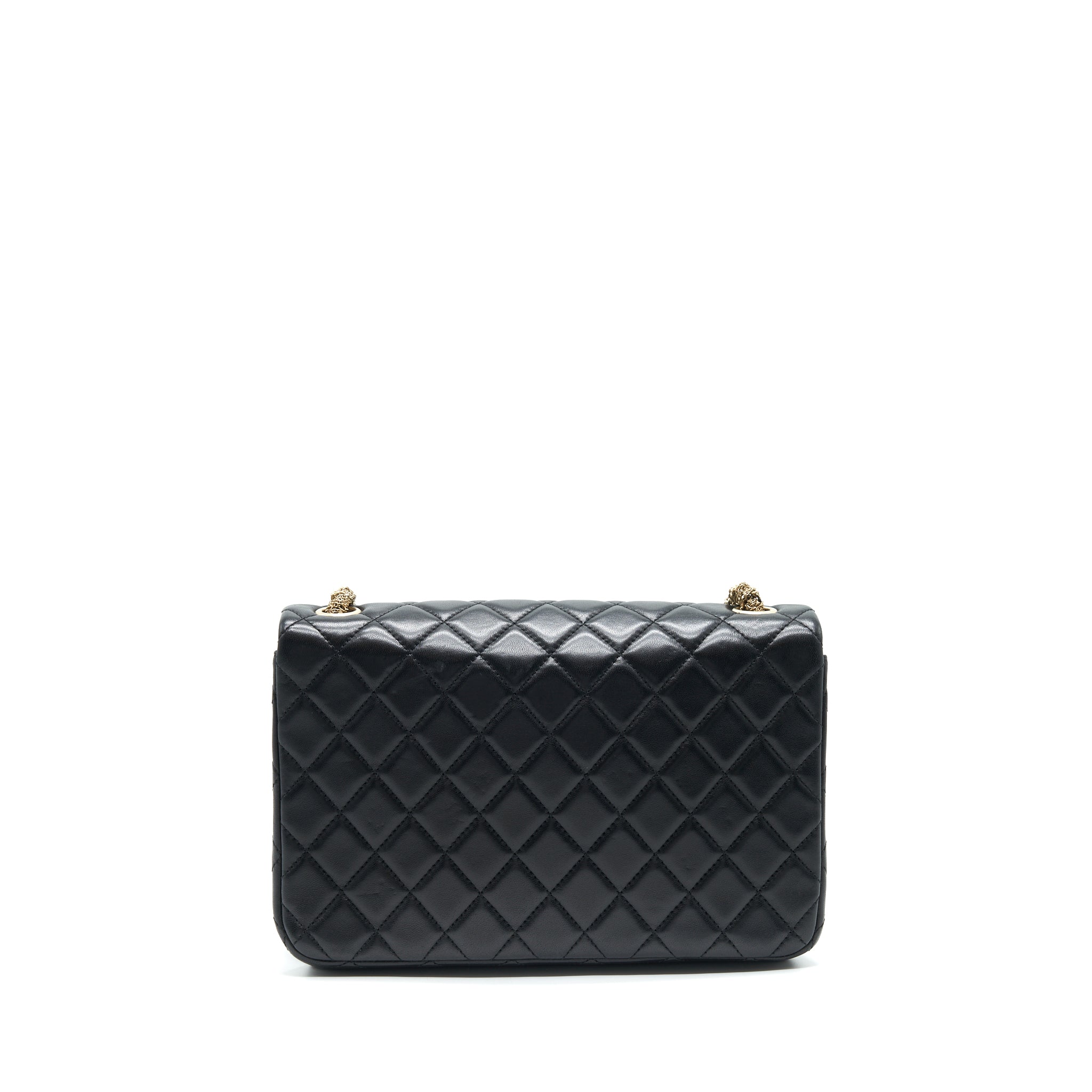 chanel-quilted-cc-pearl-logo-shoulder-flap-bag-with-chain