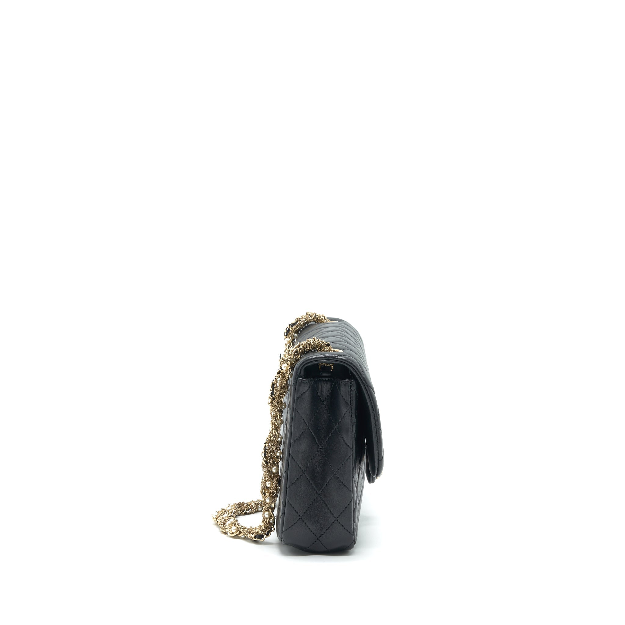chanel-quilted-cc-pearl-logo-shoulder-flap-bag-with-chain