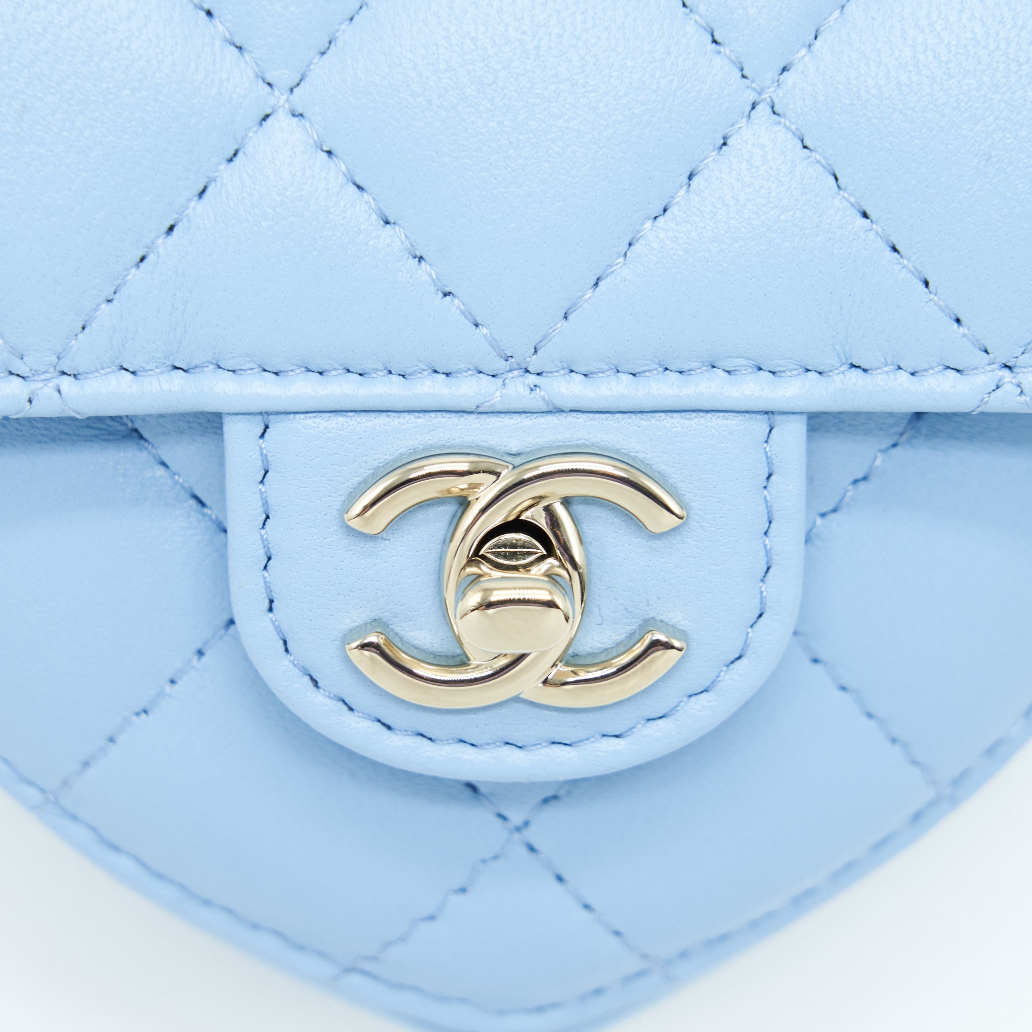 chanel-22s-heart-belt-bag-lambskin-light-blue-lghw