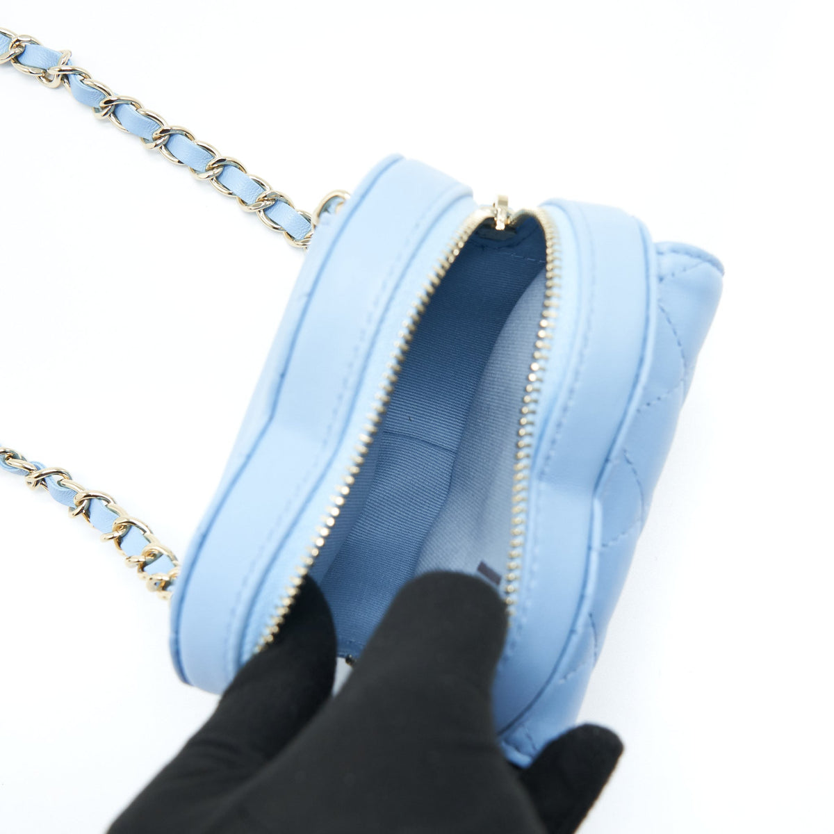 chanel-22s-heart-belt-bag-lambskin-light-blue-lghw