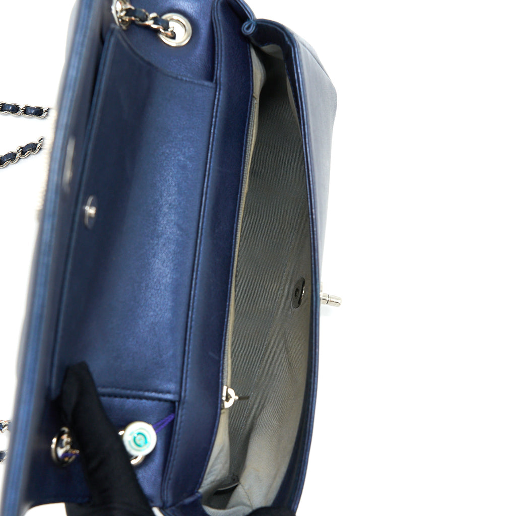 chanel-mademoiselle-flap-bag-lambskin-navy-shw
