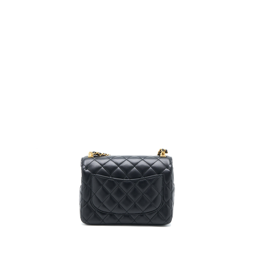 chanel-seasonal-flap-bag-with-detail-chain-lambskin-black-ghw-microchip
