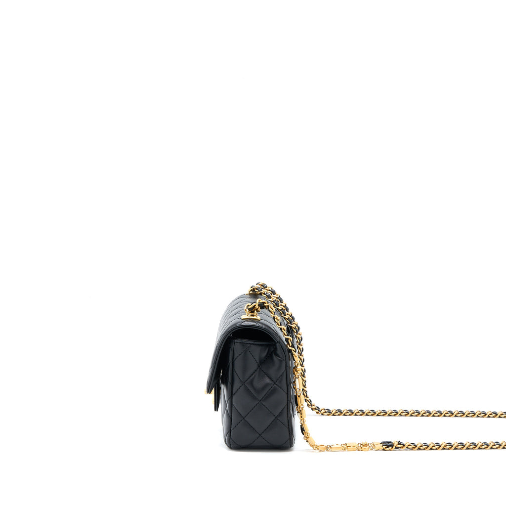 chanel-seasonal-flap-bag-with-detail-chain-lambskin-black-ghw-microchip