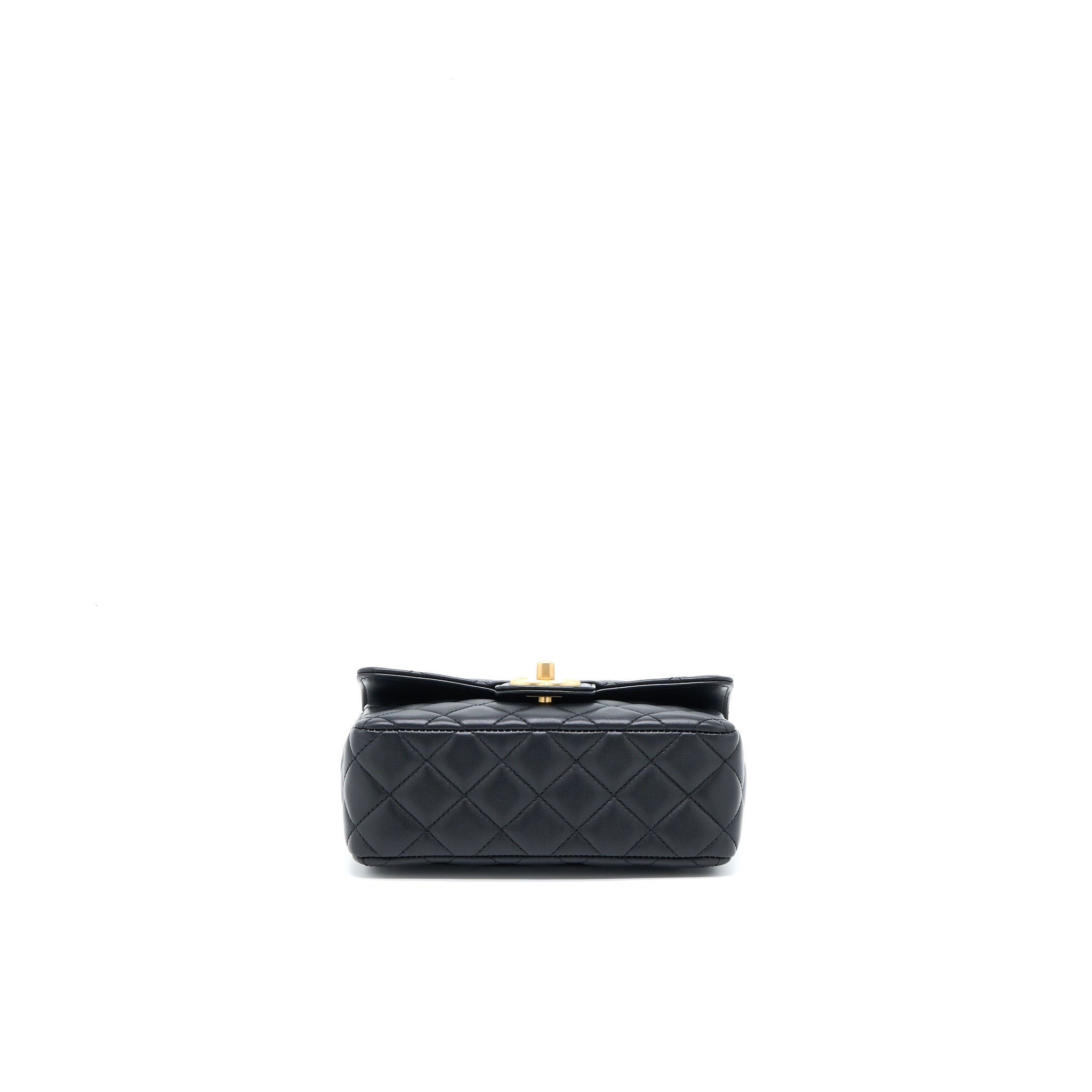 chanel-seasonal-flap-bag-with-detail-chain-lambskin-black-ghw-microchip
