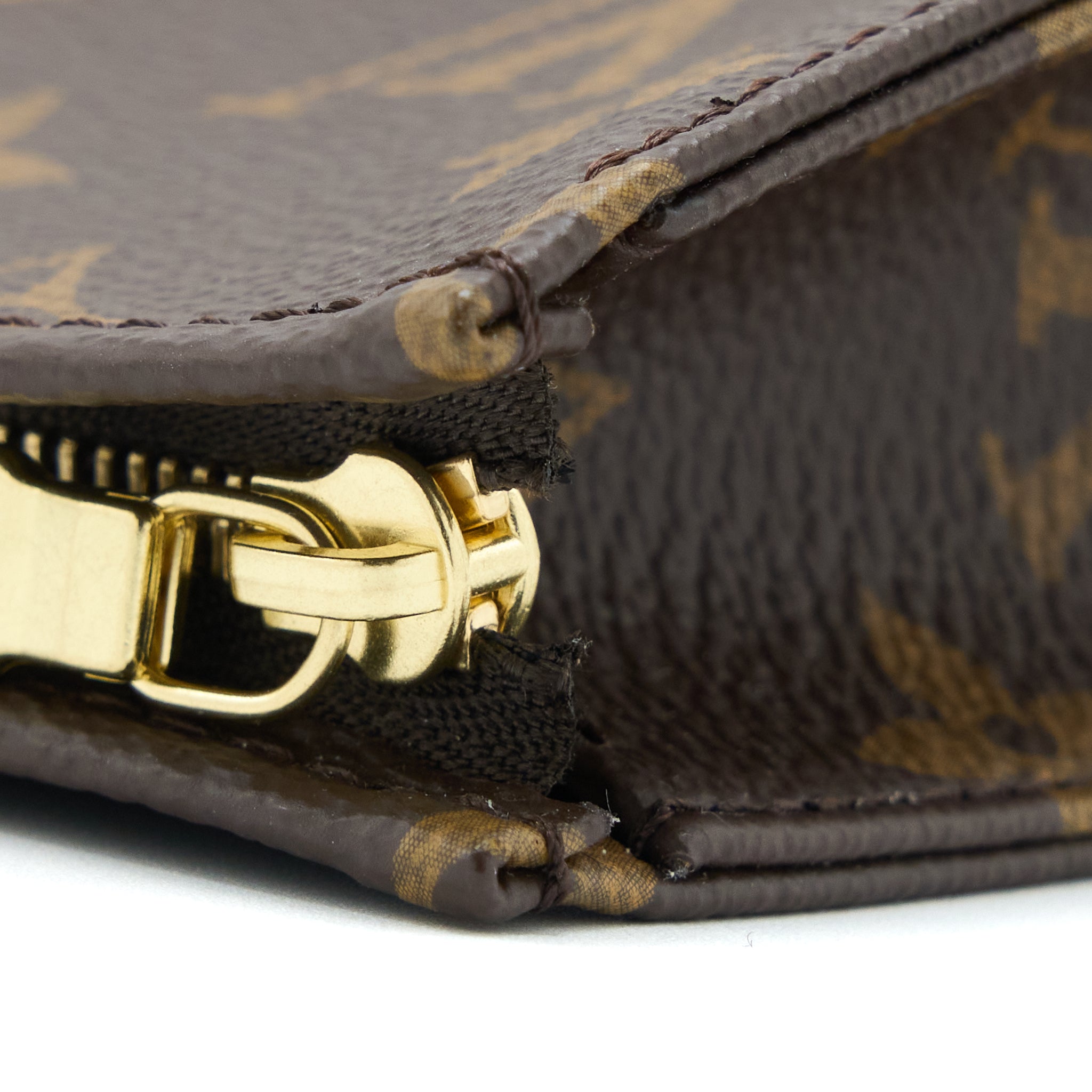 louis-vuitton-toiletry-pochette-15-monogram-canvas-ghw-2