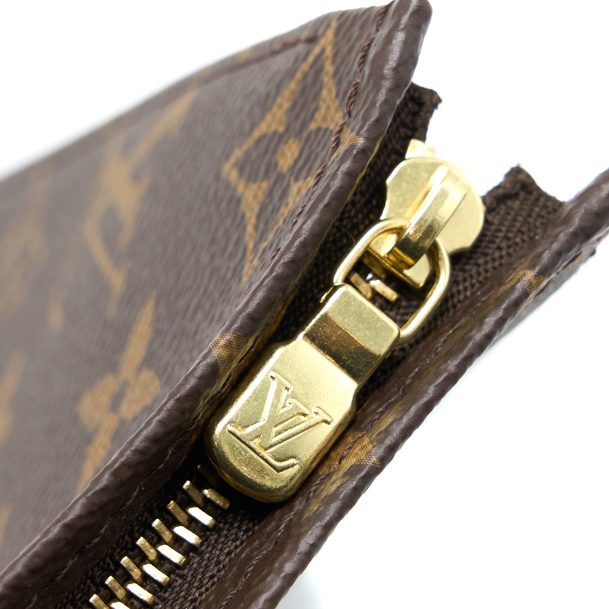 louis-vuitton-toiletry-pochette-19-monogram-canvas-ghw