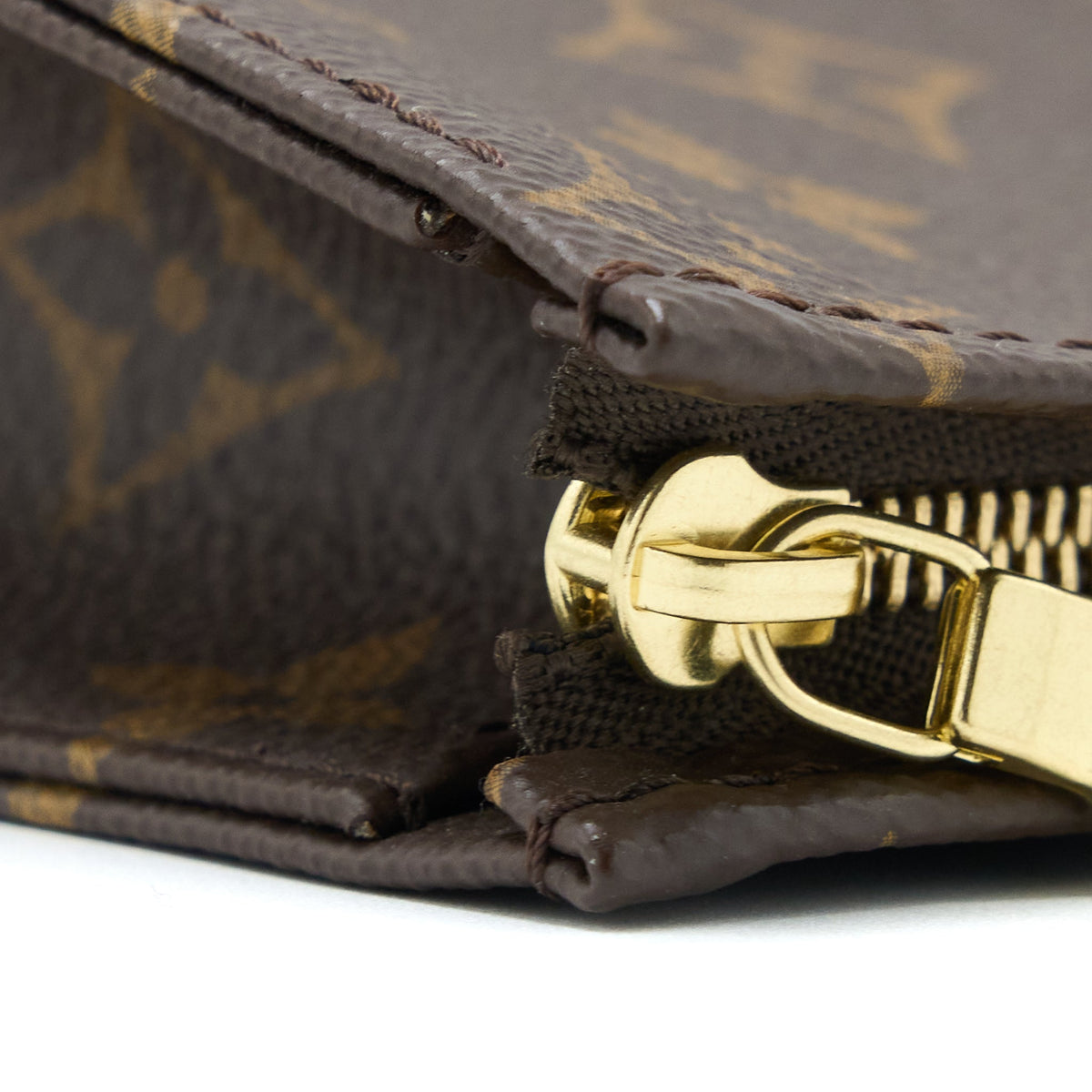 louis-vuitton-toiletry-pochette-19-monogram-canvas-ghw